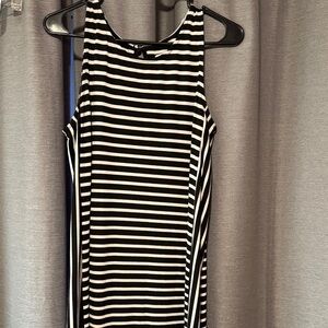 Thyme and Honey Womens Black and White Striped Dress